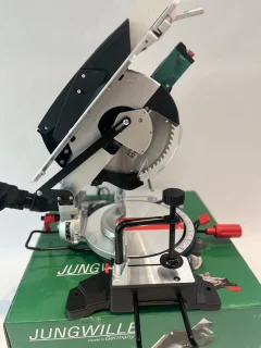 Jungwille afkort- en verstekzaag 1600W