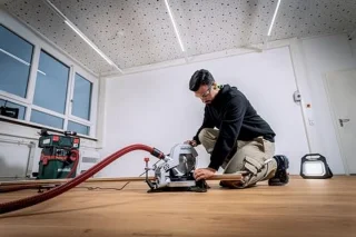 Afkortzaag met tafelverbreders - verstekzaagmachine - precisie houtbewerking - geïntegreerde LED-lijn - 216 mm blad - meerkleurig