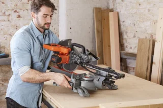 B+D 1600W 216mm afkortzaag