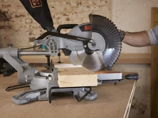 BLACK+DECKER BES710-QS Afkort-/Verstekzaag 254mm
