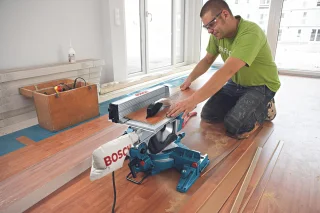 Bosch Professional GTM 12 JL Combinatiezaag met Onderstel GTA 2600