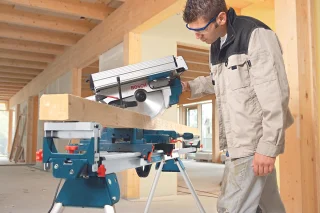 Bosch Professional GTM 12 JL Combinatiezaag met Onderstel GTA 2600