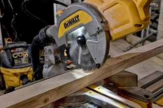 DeWALT DWS777 Afkortzaag 216 mm 1800W