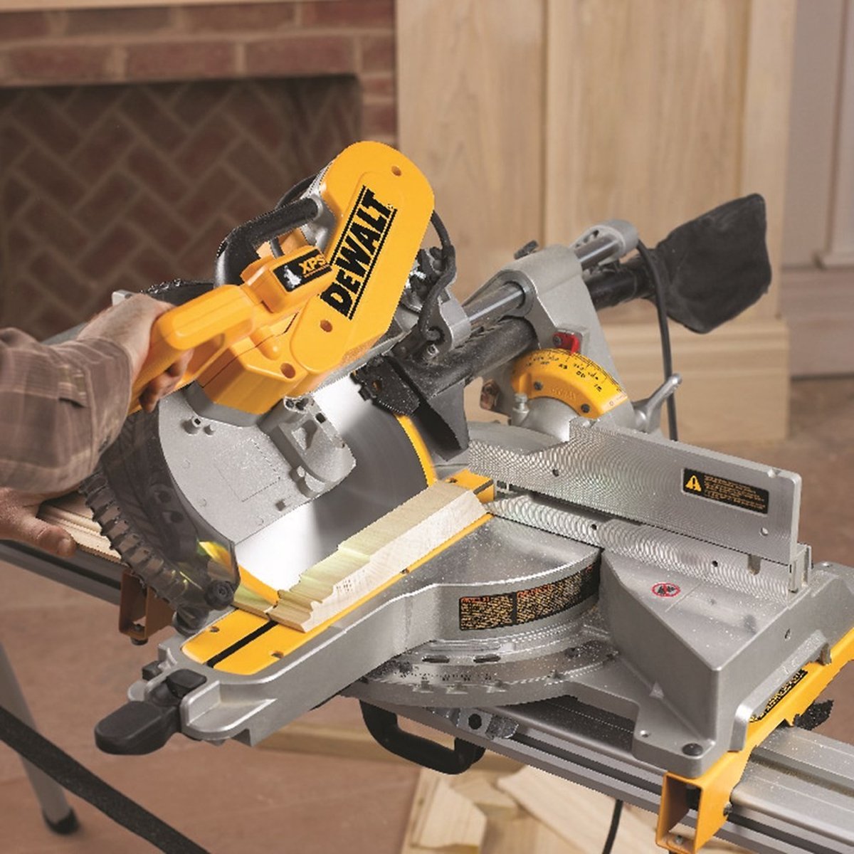 DeWalt DWS780 afkort- en verstekzaagmachine 1675W