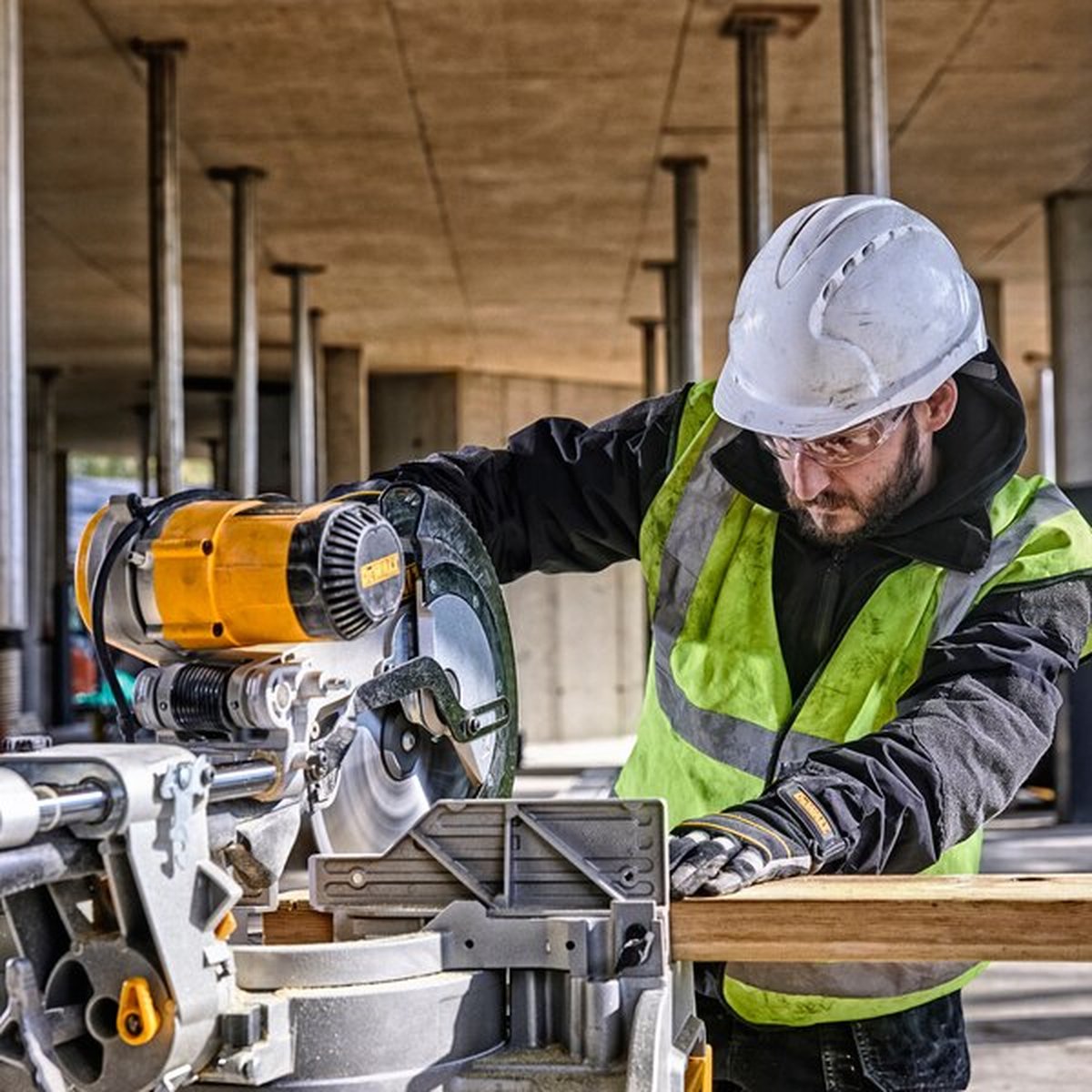 DeWalt DWS780 afkort- en verstekzaagmachine 1675W
