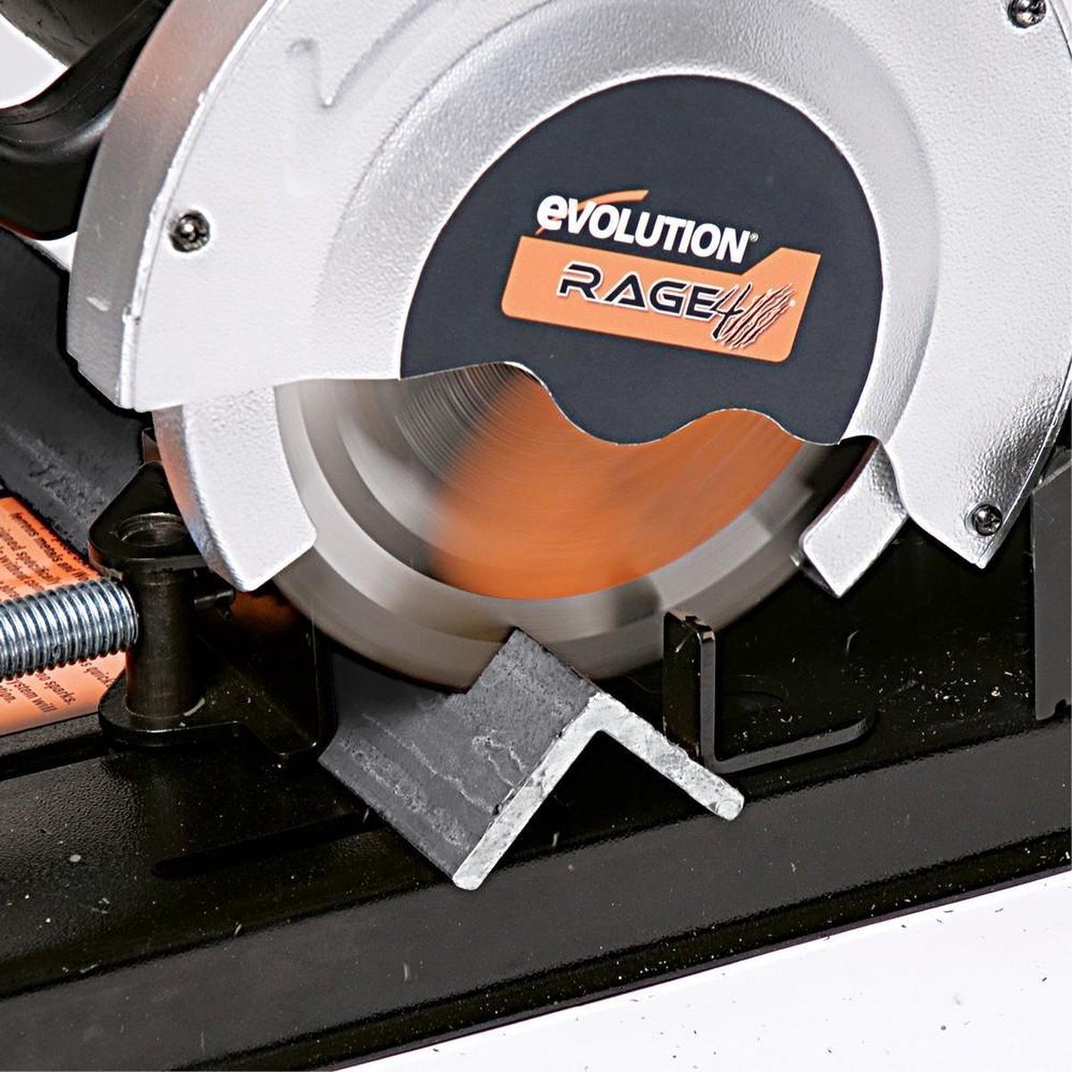 Wat vinden we goed aan de Evolution Rage 4 Afkortzaag 185mm 1250W