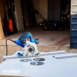 Hyundai invalzaag 1050W met geleiderail compleet set