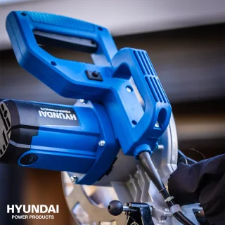 HYUNDAI kap- en afkortzaag 1700W Ø216mm