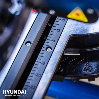 HYUNDAI kap- en afkortzaag 1700W Ø216mm