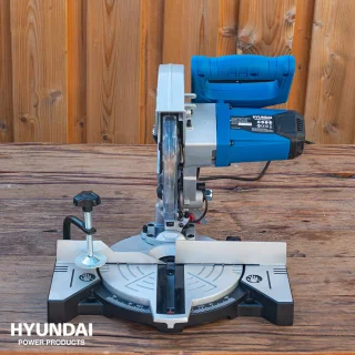 HYUNDAI kapzaag 1100W 210mm laserfunctie