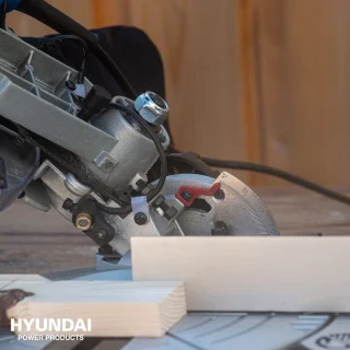 HYUNDAI kapzaag 1100W 210mm laserfunctie