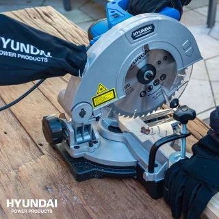 HYUNDAI kapzaag 1100W 210mm laserfunctie