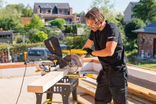 Powerplus POWX075720DB elektrische verstekzaag 1600W 210mm