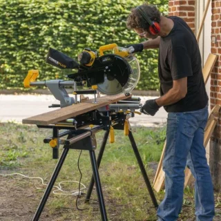 Powerplus POWX075751DB elektrische verstekzaag 2000W 305mm