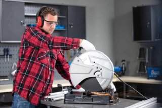 Wat vinden we goed aan de Scheppach MT150 Afkortzaag 355 mm