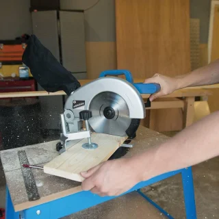 Silverline 1400W Gecombineerde Verstekzaag 210mm