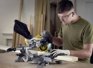 Stanley FATMAX SFMCS701M1 V20 Accu Afkortzaag 190mm 18V 4.0Ah