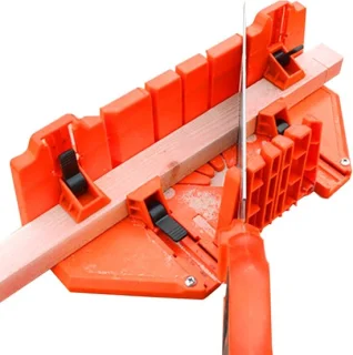 Verstek Zaagkast - Zaaggeleider: precisie, draagbaarheid en snelheid