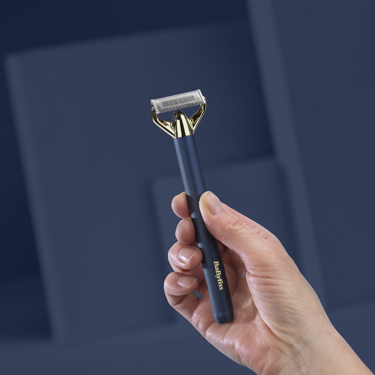 Wat vinden we goed aan de BaByliss X-Blade Super-X OT992E Scheerapparaat en Baardtrimmer Navy & Gold Edition