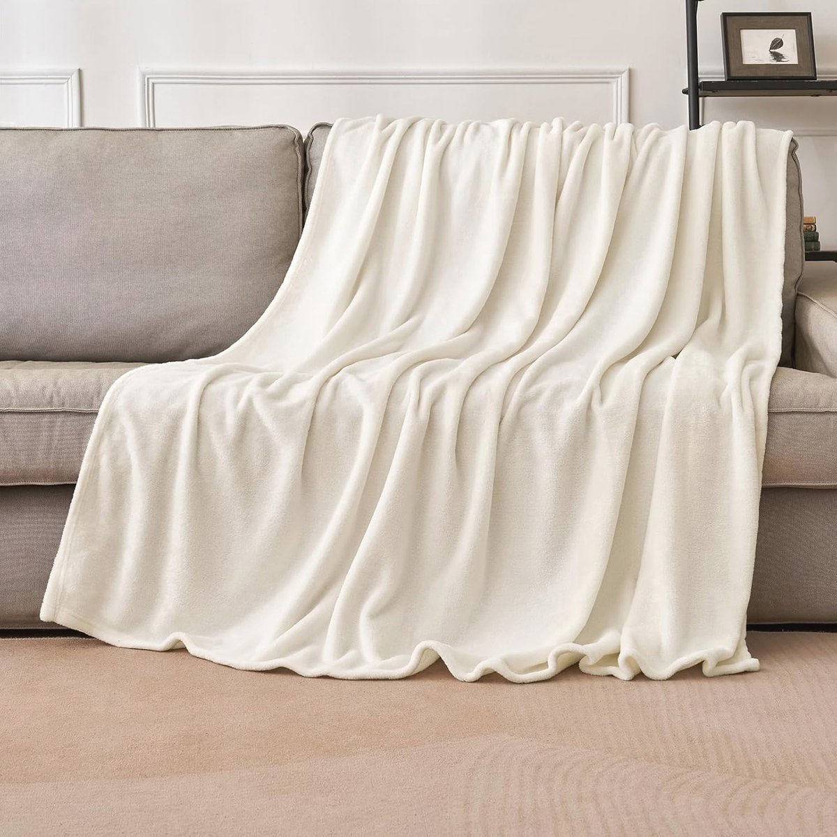 Wat vinden we goed aan de Flanellen Fleece Deken Beige 130x150cm