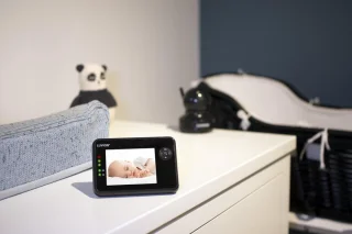LUVION Essential Black Edition Babyfoon + Babysense 7 Sensormatje