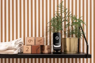 LUVION Essential Connect Black Babyfoon met Camera