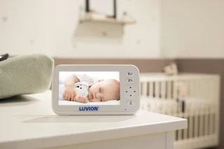 LUVION Icon Deluxe White Babyfoon met Camera