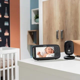 LUVION Platinum Ultra Black Babyfoon met Camera