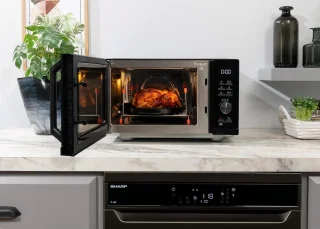 5-in-1 Airfry-magnetron met grill en hete luchtfunctie - 900 W, 27 L, 28 automatische programma's
