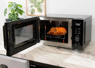 5-in-1 Airfry-magnetron met grill en hete luchtfunctie - 900 W, 27 L, 28 automatische programma's