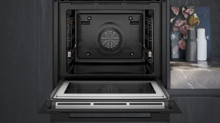 Siemens HM776GKB1 - Zwart - 67 L - 800 Watt -