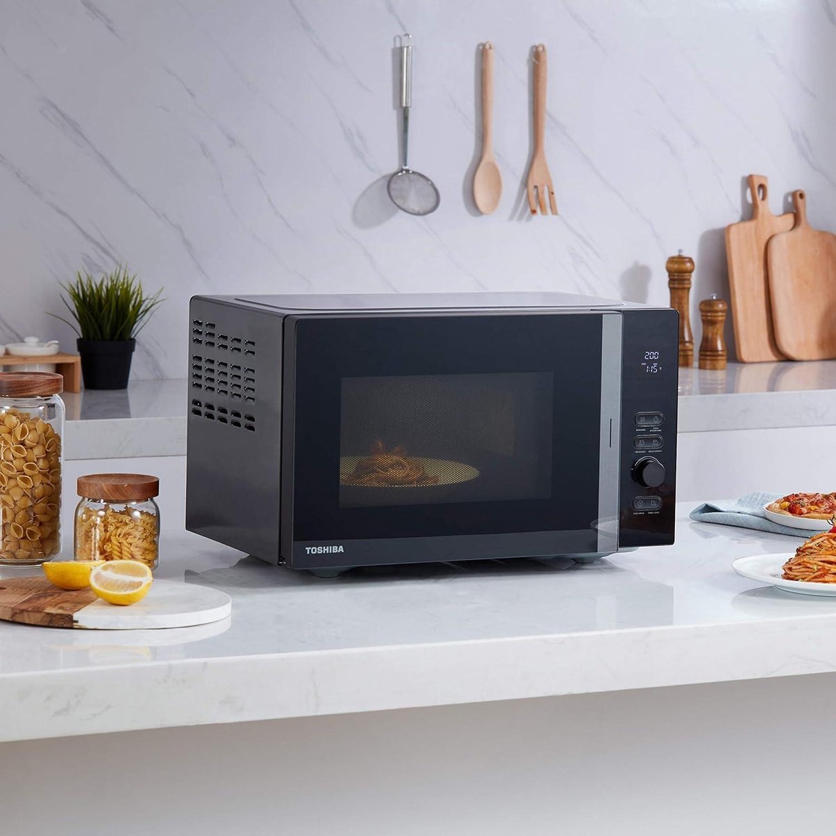 20 L Solo Magnetron 800W Zwart
