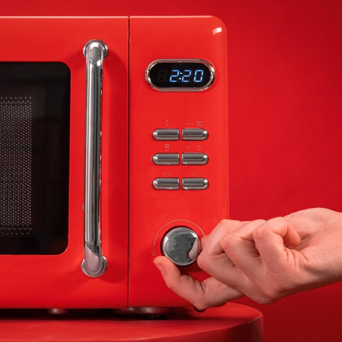 Wat vinden we goed aan de DailySupplies Combi Magnetron Rood 700W Vrijstaand Inbouw