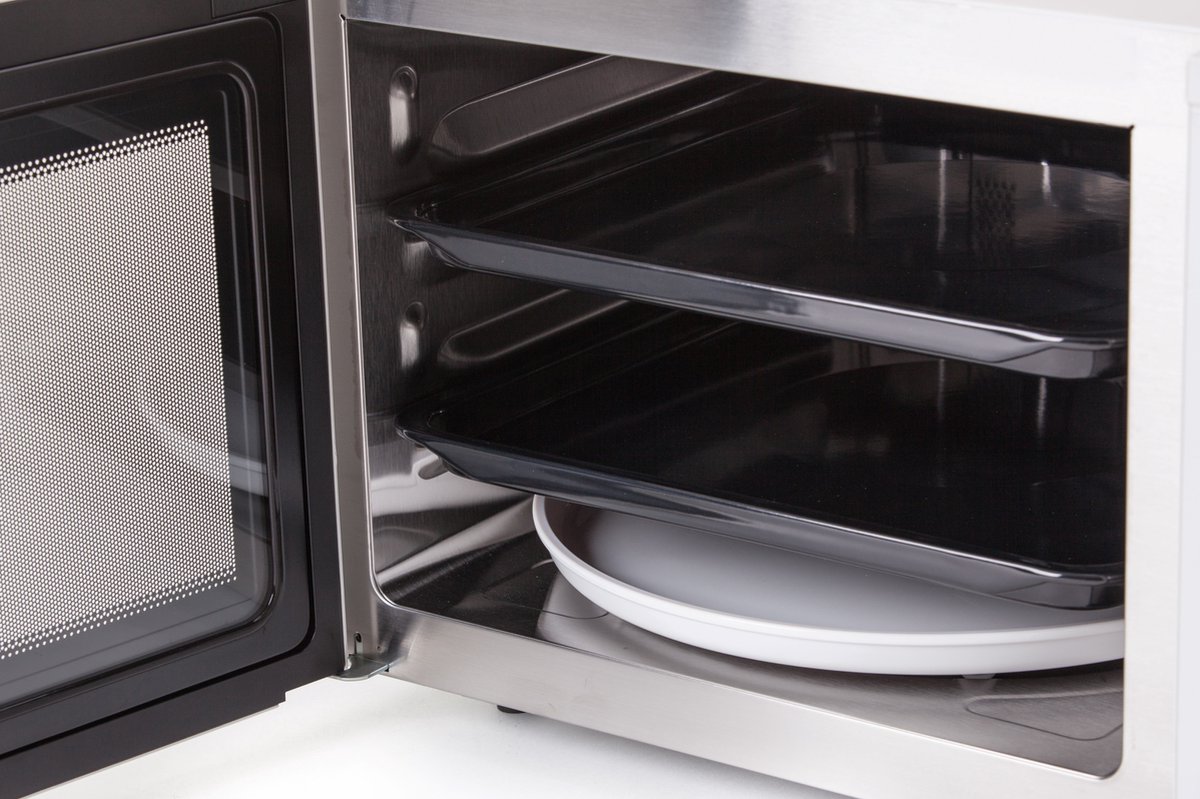 Wat vinden we goed aan de Sharp R-941BKW combi-magnetron