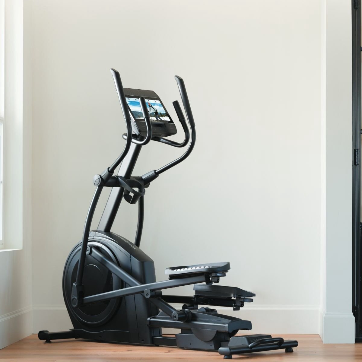 De NordicTrack AirGlide 14i Crosstrainer in één oogopslag