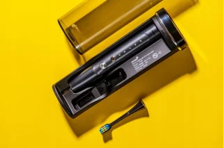 OMEO +365 UV Sanitizer Zwart - Elektrische Tandenborstel Sonisch - 41 000 trillingen - UV desinfectie etui - 60 dagen batterij