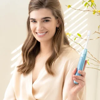 Silk'n SonicYou Elektrische Tandenborstel Geschenkset - met 4-Pack Zwarte opzetborstels - Cadeau-idee - Lichtblauw