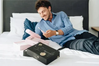OMEO +365 UV Sanitizer Pink - Elektrische Tandenborstel Sonisch - 41 000 trillingen - UV desinfectie etui - 60 dagen batterij
