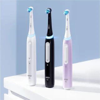 Oral-B iO 4N Zwart Elektrische Tandenborstel Braun