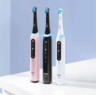 Oral-B iO 5 Elektrische Tandenborstel Black & White