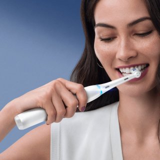 Oral-B iO 8n Elektrische Tandenborstel Wit