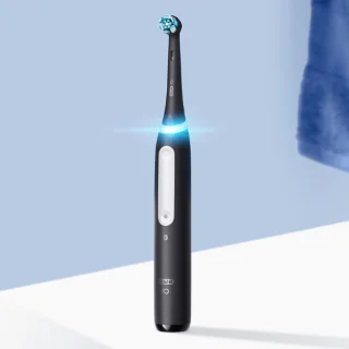 Oral-B iO Series 4N Zwarte Elektrische Tandenborstel
