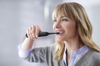 Philips ProtectiveClean 4300 Elektrische tandenborstel HX6800/87 zwart