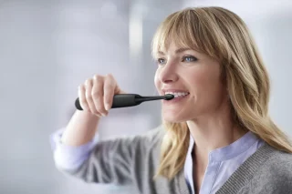 Philips ProtectiveClean 4300 Elektrische tandenborstel HX6800/87 zwart