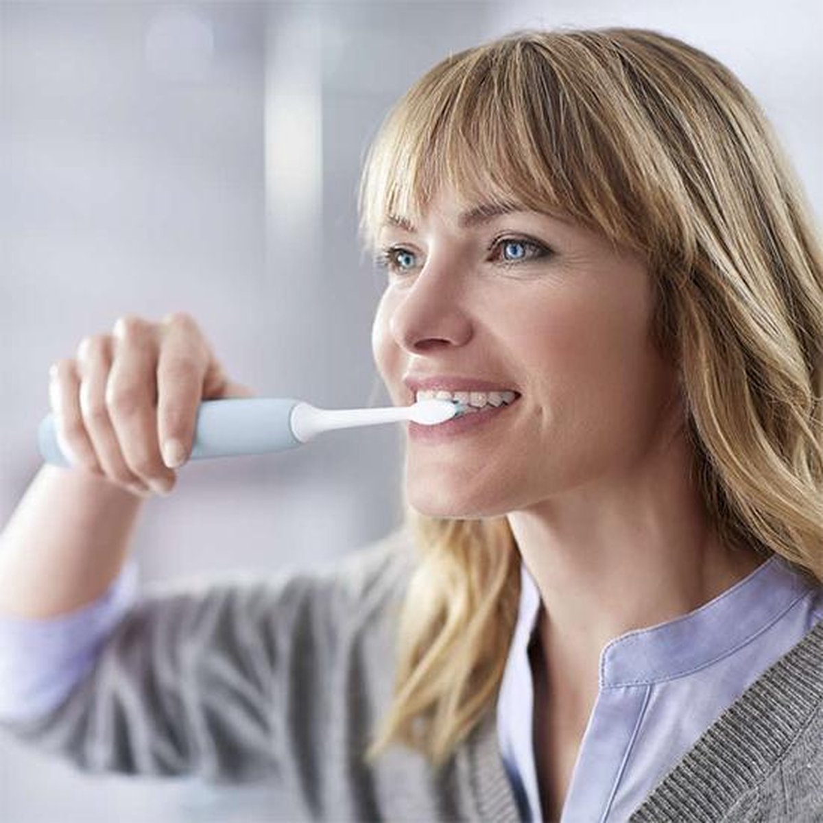 Philips Sonicare ProtectiveClean 4300 HX6803/04 lichtblauw