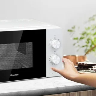 Magnetron 700 W met 20 l capaciteit, meerfasekookplaat, 5 standen en ontdooifunctie