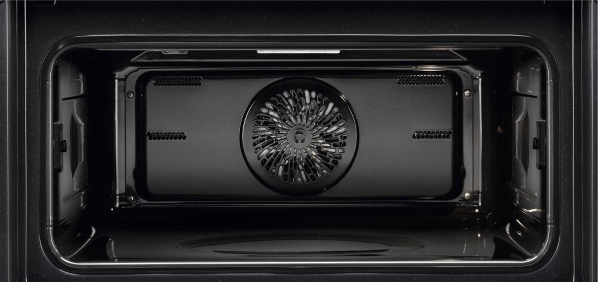 Wat vinden we goed aan de AEG KMK761080B Inbouw Combi-Oven