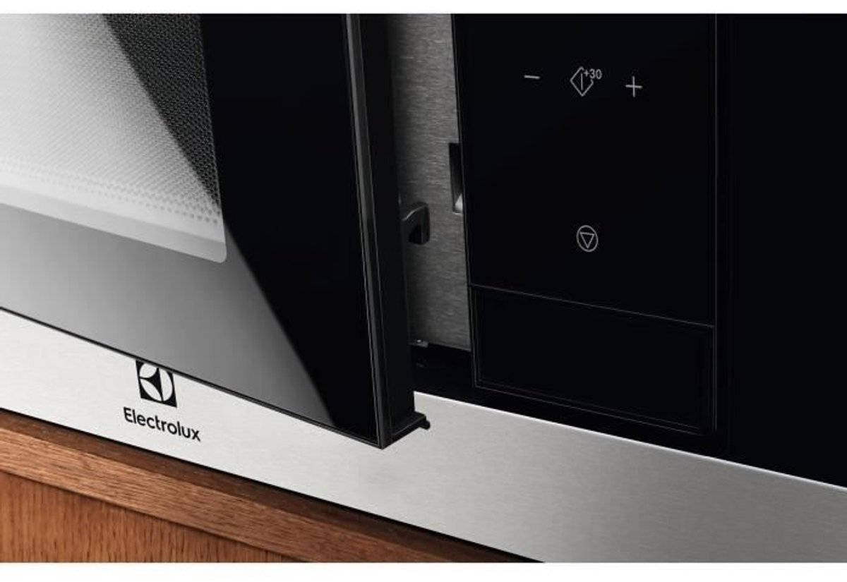 Wat vinden we goed aan de ELECTROLUX CMS4253TMX Inbouwmagnetron Roestvrijstaal