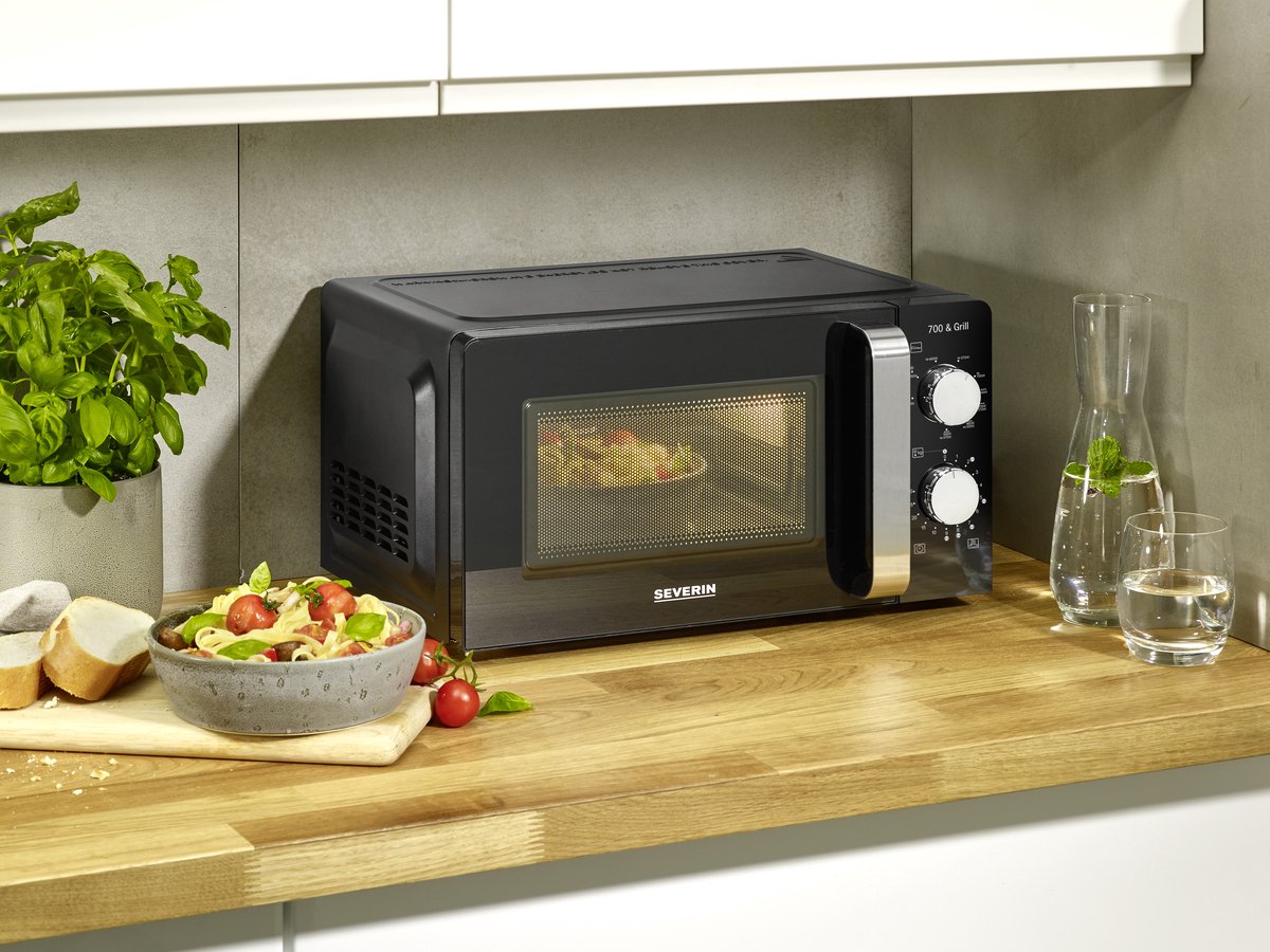 Severin MW 7781 Solo Magnetron Zwart 17L