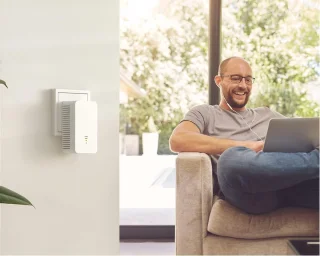 Solacis WiFi Versterker Stopcontact